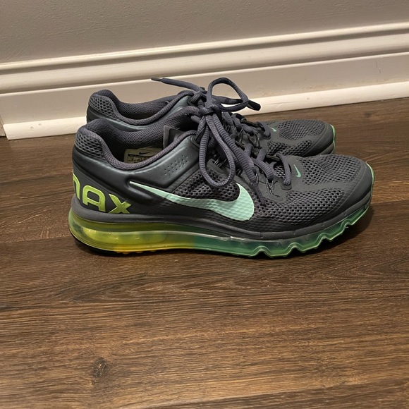 Nike Airmax, Womens Size 9 - Picture 2 of 2